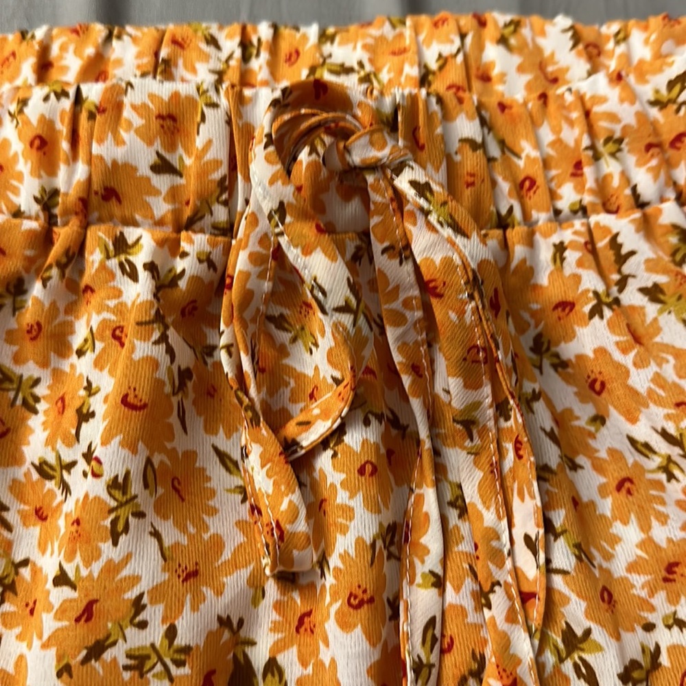 SHEIN Floral Mid Skirt - Picture 3 of 3